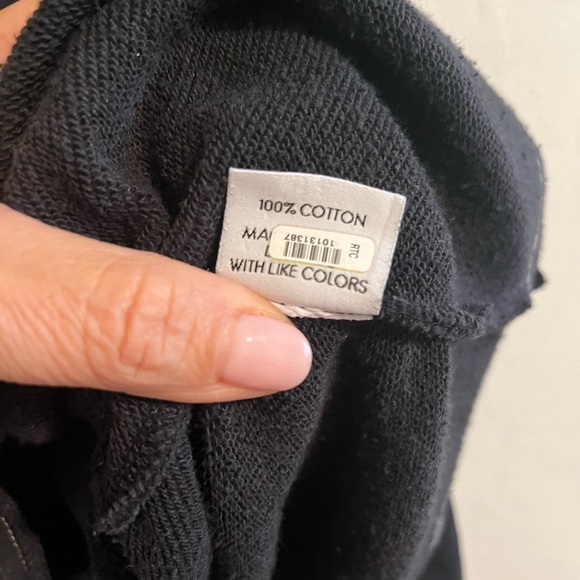 EKD collections set top are size XS pants are M this is a set runs loose - Picture 3 of 9